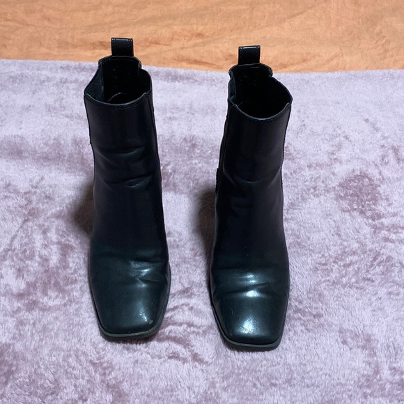 Black Chunky Heel Booties - Picture 1 of 4